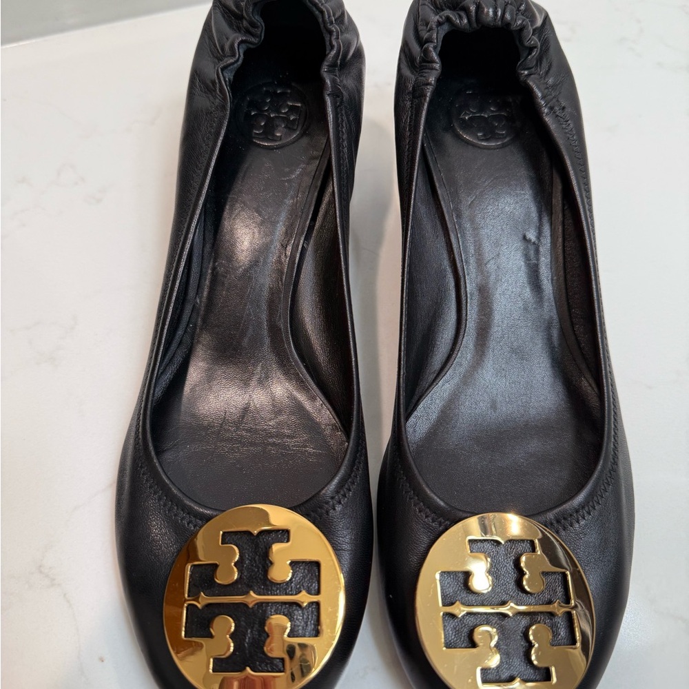 Tory Burch Black and Gold Women's Flats
